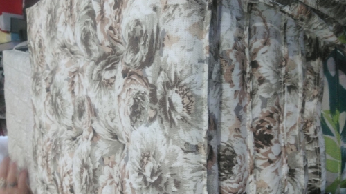 loneta Barna rózsás ülőpárna <br/>35x35x4 - Loneta lakástextil huzattal